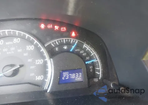 2014 Toyota Camry Xle z USA, uszkodzony, nr VIN 4T4BF1FK2ER344825